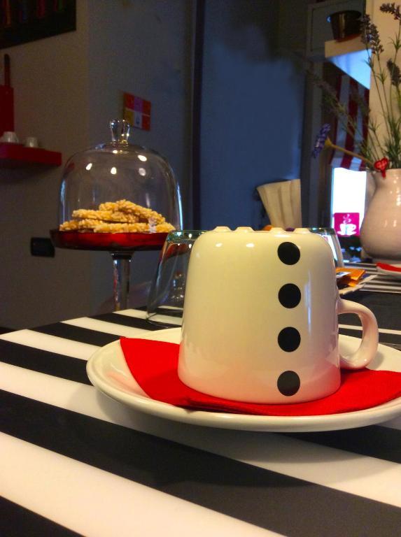 Acomodação com café da manhã  Montecarlo Palermo